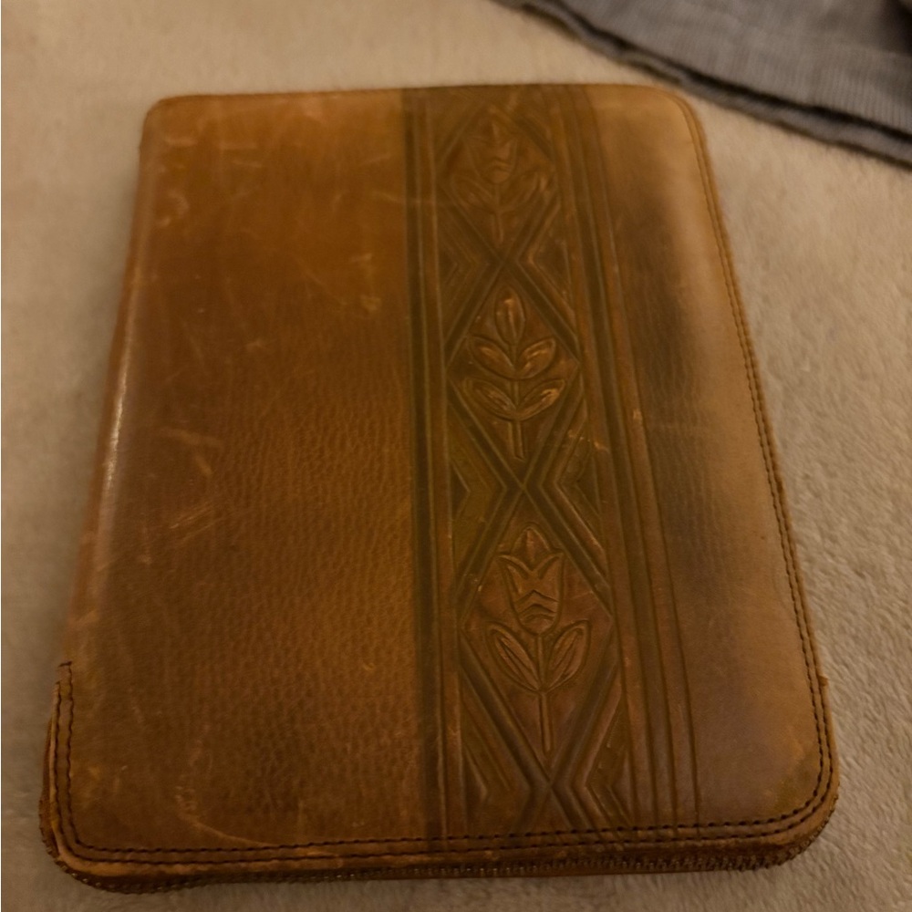 Vintage 1945 leather Brown & Bigelow playing card case with cards